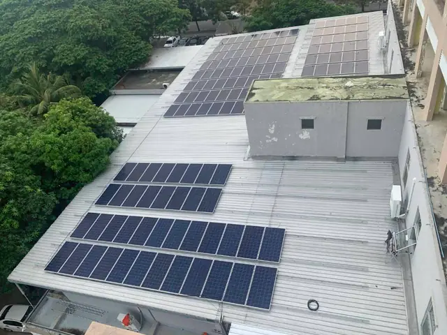 ติดตั้งโซลาร์รูฟดาดฟ้าอาคารสูง — SolarCare PRO
